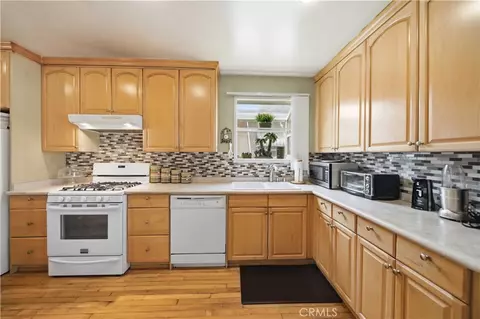 Kitchen - 6853 Vanalden Ave, Reseda, CA 91335 photo 3 of 5