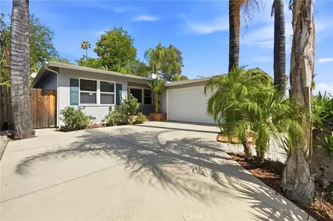 5027 Rigoletto St, Woodland Hills, CA 91364