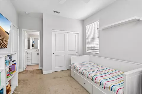 Bedroom - 27003 Goldfields Ct, Valencia, CA 91381 photo 3 of 11