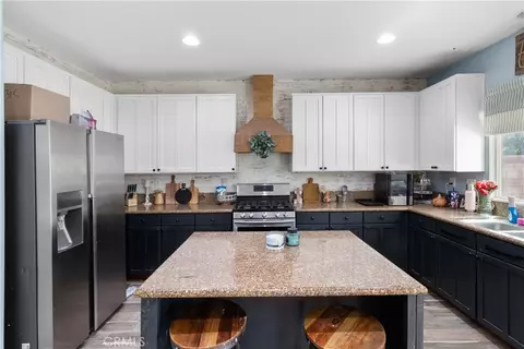 Kitchen - 43245 Sunny, Lancaster, CA 93536 photo 1 of 4