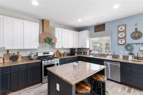 Kitchen - 43245 Sunny, Lancaster, CA 93536 photo 2 of 4
