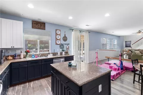 Kitchen - 43245 Sunny, Lancaster, CA 93536 photo 4 of 4