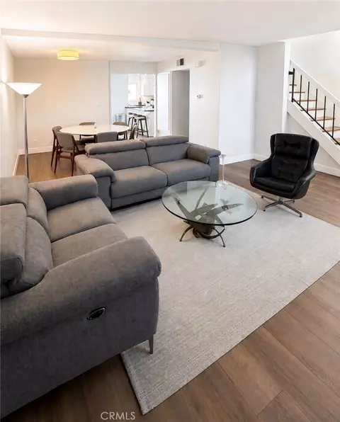 8524 De Soto, Canoga Park, CA 91304