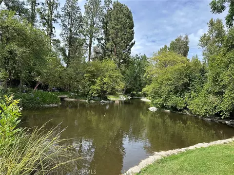 7050 Shoup #221, Canoga Park, CA 91303