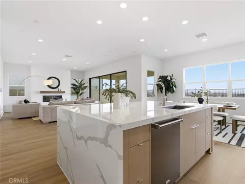 Kitchen - 27643 Juniper Ln, Valencia, CA 91381 photo 4 of 5