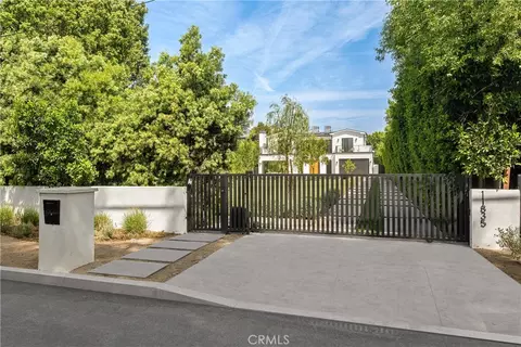 11835 Kling St, Valley Village, CA 91607