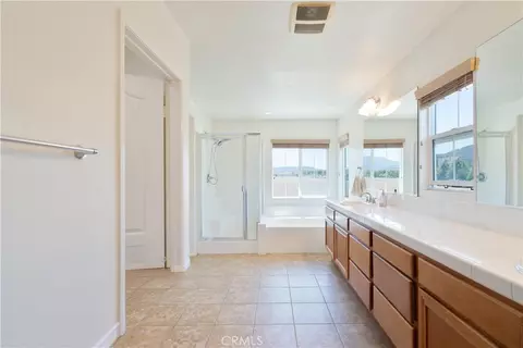 Bath - 45776 Klamath Ct, Temecula, CA 92592 photo 1 of 4