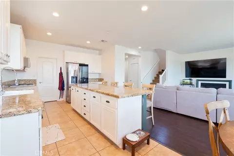 Kitchen - 45776 Klamath Ct, Temecula, CA 92592 photo 2 of 2