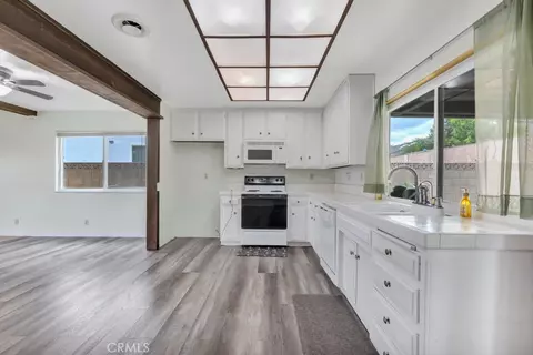 Kitchen - 2162 Emmett, Simi Valley, CA 93063 photo 2 of 4
