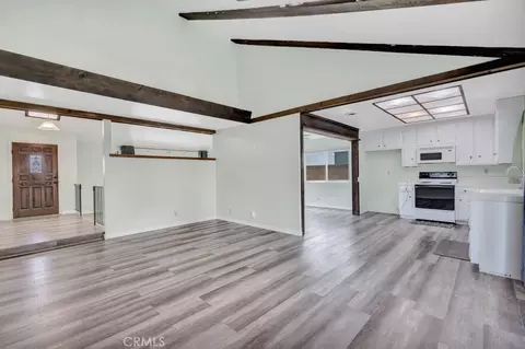 Living - 2162 Emmett, Simi Valley, CA 93063 photo 6 of 14