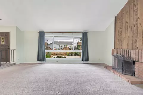 Living - 2162 Emmett, Simi Valley, CA 93063 photo 3 of 14