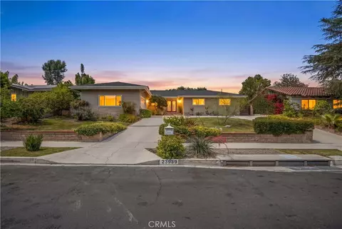 23939 Califa St, Woodland Hills, CA 91367