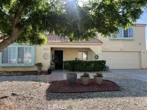 37923 Amethyst St, Palmdale, CA 93552