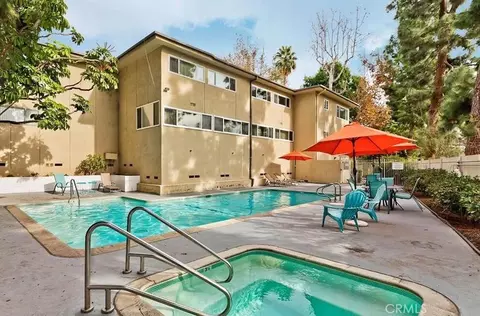 11138 Aqua Vista St #9, Studio City, CA 91602