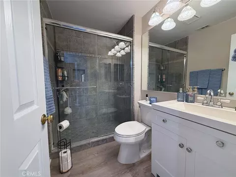 Bath - 478 Shelburne Ln UNIT B, Simi Valley, CA 93065 photo 3 of 3
