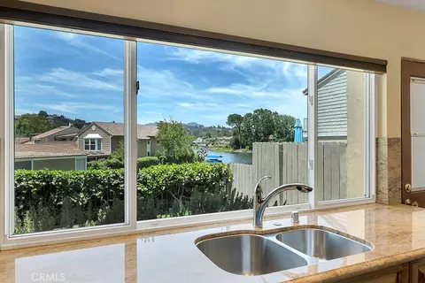 32124 Beachlake Ln, Westlake Village, CA 91361
