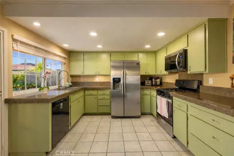 Kitchen - 1682 Darnel Ct, Camarillo, CA 93010 photo 1 of 1