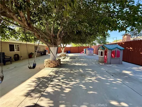 Exterior - 44020 3rd E, Lancaster, CA 93535 photo 7 of 10