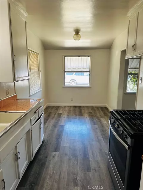 6852 Aura Ave, Reseda, CA 91335 photo 4
