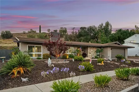 1463 Feather Ave, Thousand Oaks, CA 91360