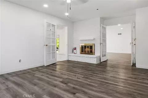 Living - 4 Mansfield Ln, Camarillo, CA 93010 photo 7 of 7