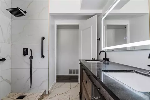 Bath - 4 Mansfield Ln, Camarillo, CA 93010 photo 3 of 4