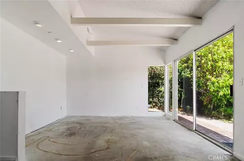 Living - 4 Mansfield Ln, Camarillo, CA 93010 photo 2 of 7