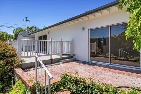 Exterior - 4 Mansfield Ln, Camarillo, CA 93010 photo 4 of 17