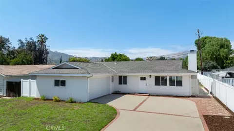 21713 San Jose St, Chatsworth, CA 91311