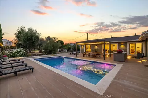 4935 Maureen Ln, Moorpark, CA 93021