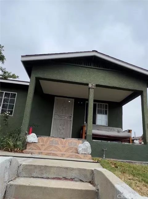 634 W 4th St, San Pedro, CA 90731