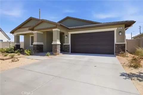 Exterior - 3347 Emerald Ln, Lancaster, CA 93535 photo 5 of 7