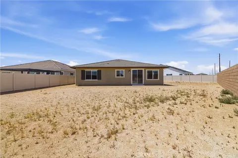 Exterior - 3347 Emerald Ln, Lancaster, CA 93535 photo 6 of 7