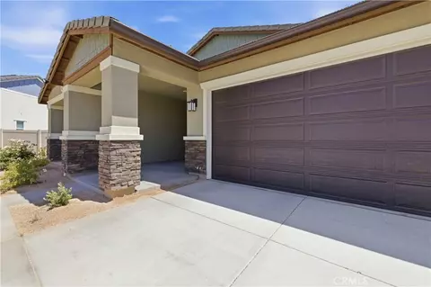 Exterior - 3347 Emerald Ln, Lancaster, CA 93535 photo 4 of 7