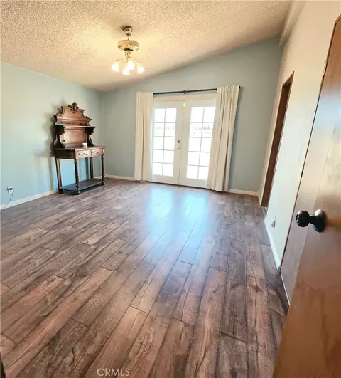 49645 Three Points Rd, Lancaster, CA 93536 photo 2