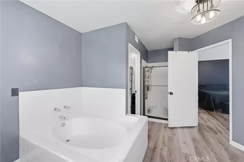 Bath - 2481 Keswick Ct, Simi Valley, CA 93063 photo 2 of 3