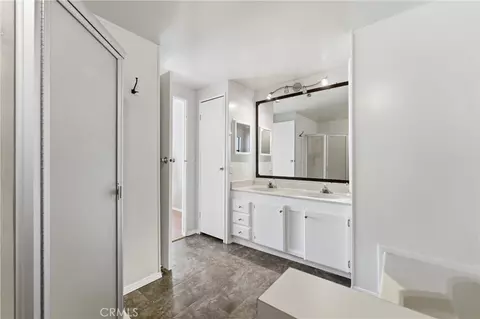 Bath - 43300 43rd W, Lancaster, CA 93536 photo 1 of 2