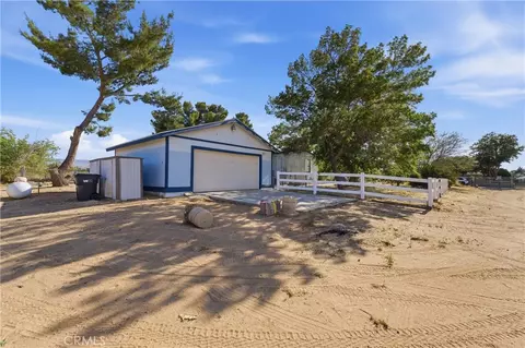 Exterior - 43300 43rd W, Lancaster, CA 93536 photo 5 of 6