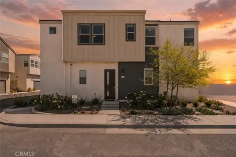 27375 Thunder Ridge Ct, Stevenson Ranch, CA 91381