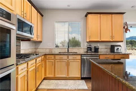 13013 Mesa Verde Way, Sylmar, CA 91342