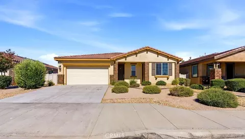 45652 Palm Ln, Lancaster, CA 93535
