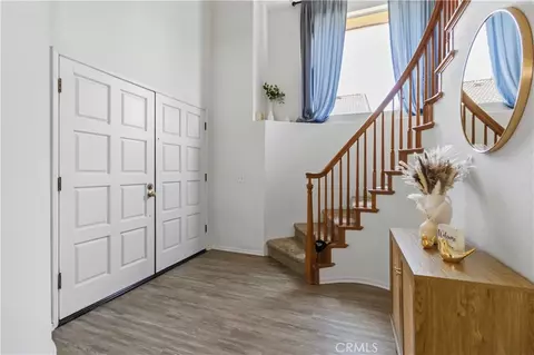 Entry Way - 592 Fairfield, Simi Valley, CA 93065 photo 1 of 4