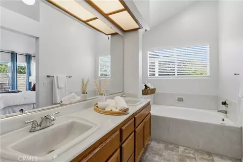 Bath - 592 Fairfield, Simi Valley, CA 93065 photo 2 of 4
