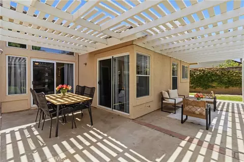 Exterior - 592 Fairfield, Simi Valley, CA 93065 photo 3 of 7