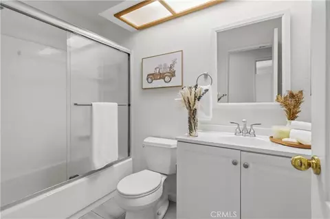 Bath - 592 Fairfield, Simi Valley, CA 93065 photo 4 of 4