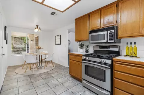 Kitchen - 592 Fairfield, Simi Valley, CA 93065 photo 2 of 2