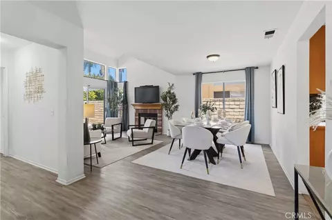 Dining - 592 Fairfield, Simi Valley, CA 93065 photo 1 of 5