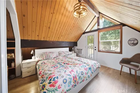 Bedroom - 27200 Bear Valley Rd, Tehachapi, CA 93561 photo 3 of 3