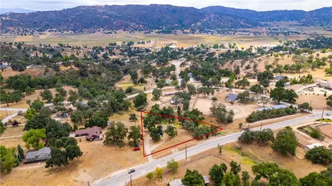 View/Area - 27200 Bear Valley Rd, Tehachapi, CA 93561 photo 1 of 10