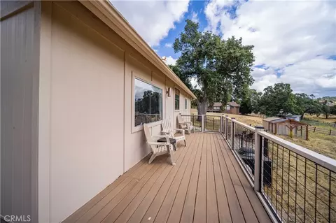 Exterior - 27200 Bear Valley Rd, Tehachapi, CA 93561 photo 7 of 7